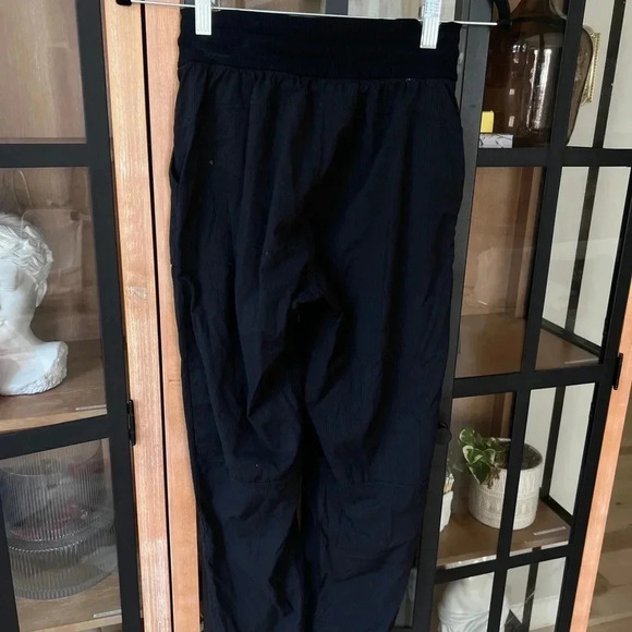 Lululemon Beyond the Studio Crop joggers sweats leggings pants black high rise - Picture 8 of 9
